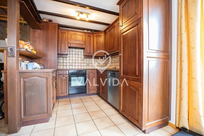 Incantevole appartamento duplex 3.5 locali con vista imprenabile ad Albinen (7)