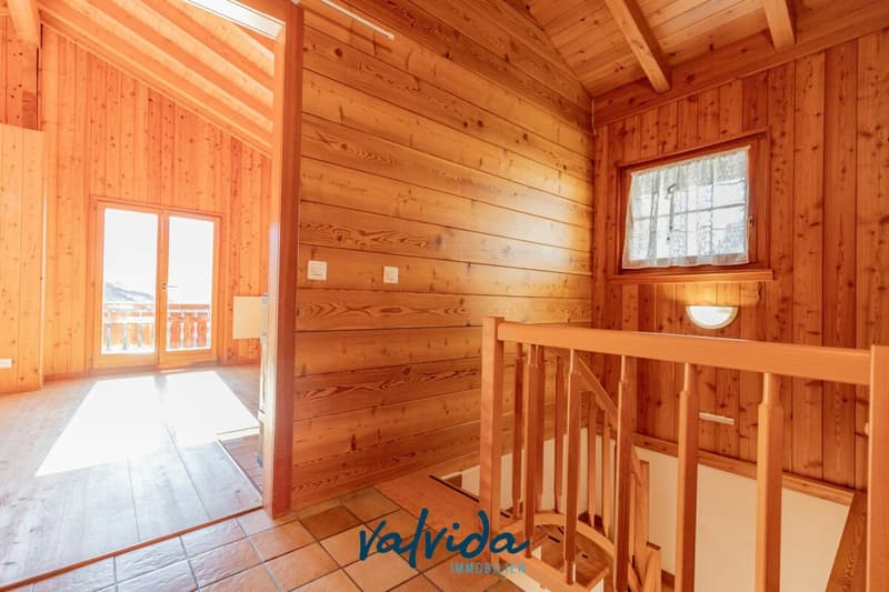 Vivere dove gli altri fanno vacanza - chalet di 5 locali con panorama a Feschel (9)