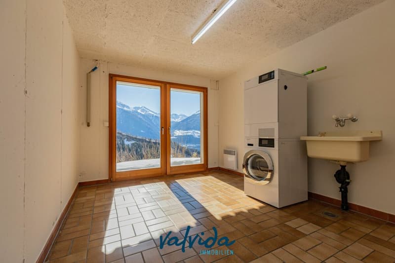 Vivere dove gli altri fanno vacanza - chalet di 5 locali con panorama a Feschel (19)