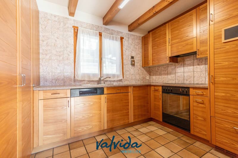 Vivere dove gli altri fanno vacanza - chalet di 5 locali con panorama a Feschel (5)