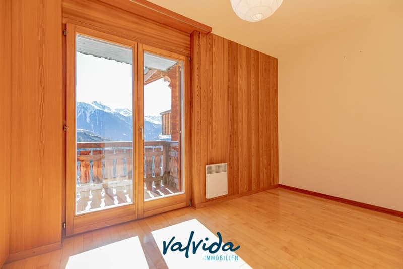 Vivere dove gli altri fanno vacanza - chalet di 5 locali con panorama a Feschel (14)