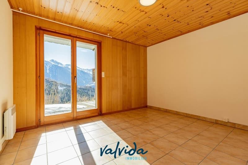 Vivere dove gli altri fanno vacanza - chalet di 5 locali con panorama a Feschel (18)