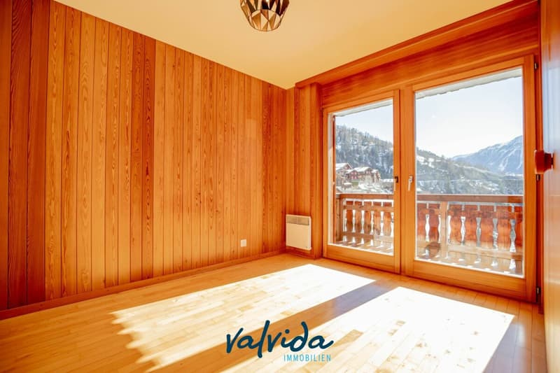Vivere dove gli altri fanno vacanza - chalet di 5 locali con panorama a Feschel (13)