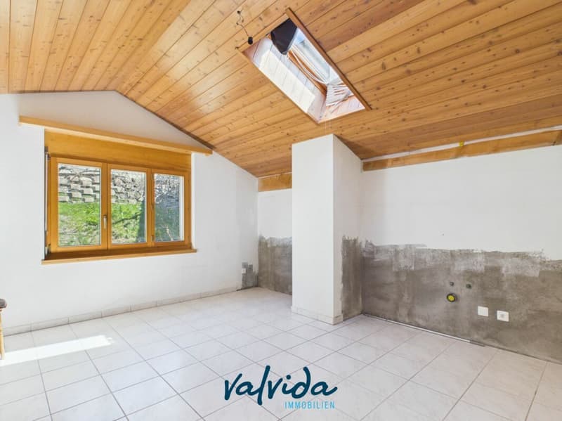 Family-friendly two-family house with development potential in Staldenried (13)