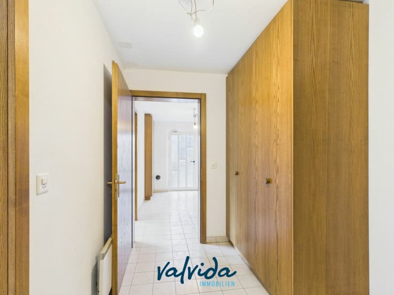 Family-friendly two-family house with development potential in Staldenried (20)