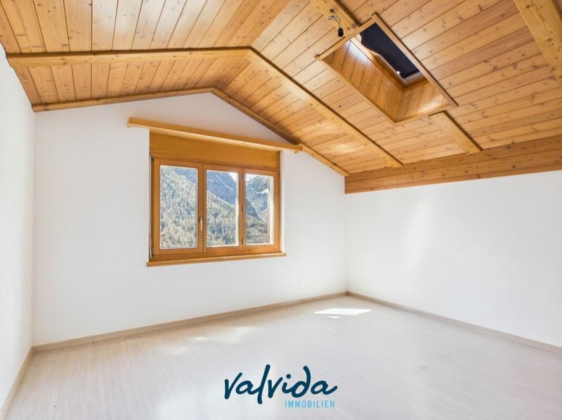 Family-friendly two-family house with development potential in Staldenried (18)
