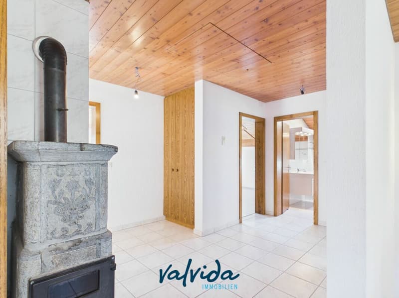 Family-friendly two-family house with development potential in Staldenried (12)