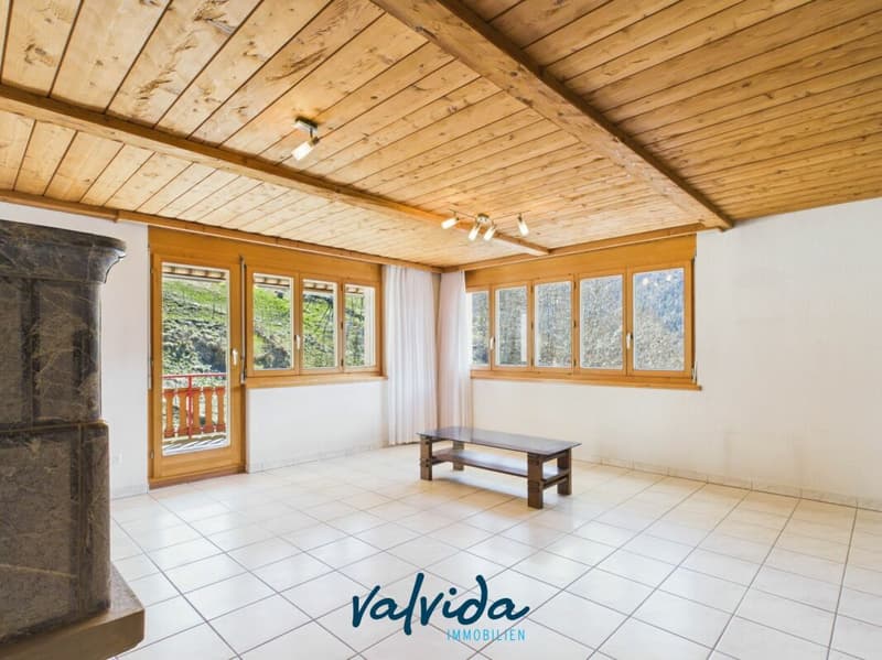 Family-friendly two-family house with development potential in Staldenried (5)