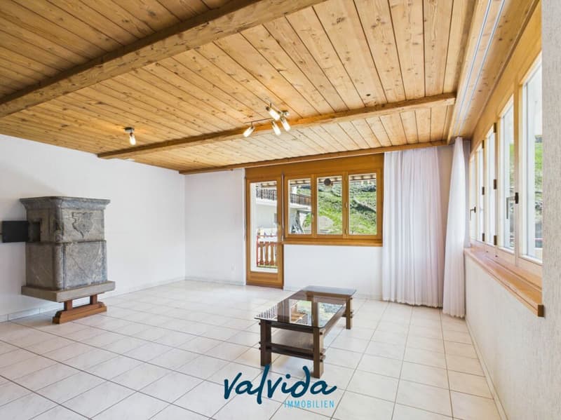 Family-friendly two-family house with development potential in Staldenried (3)
