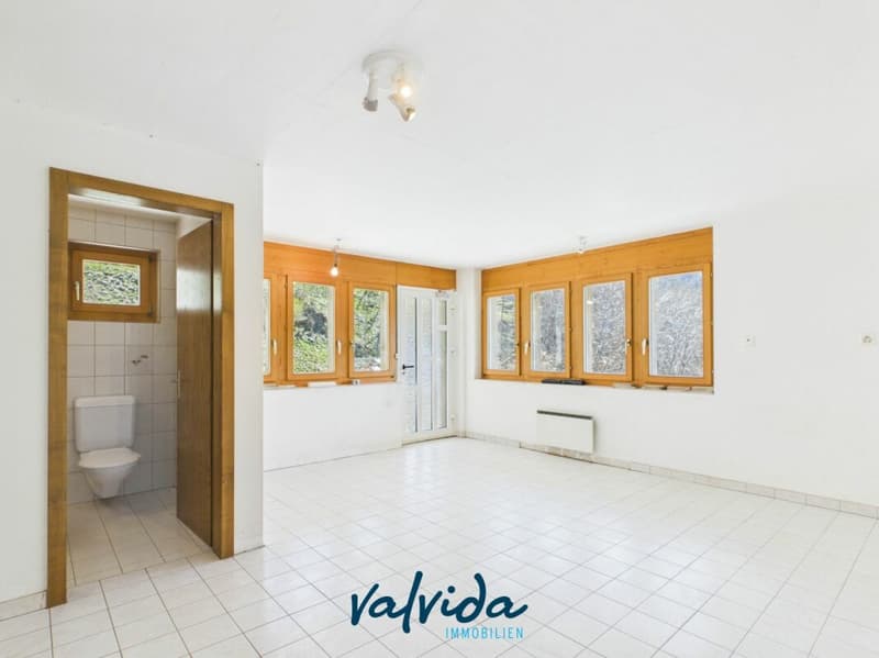 Family-friendly two-family house with development potential in Staldenried (23)