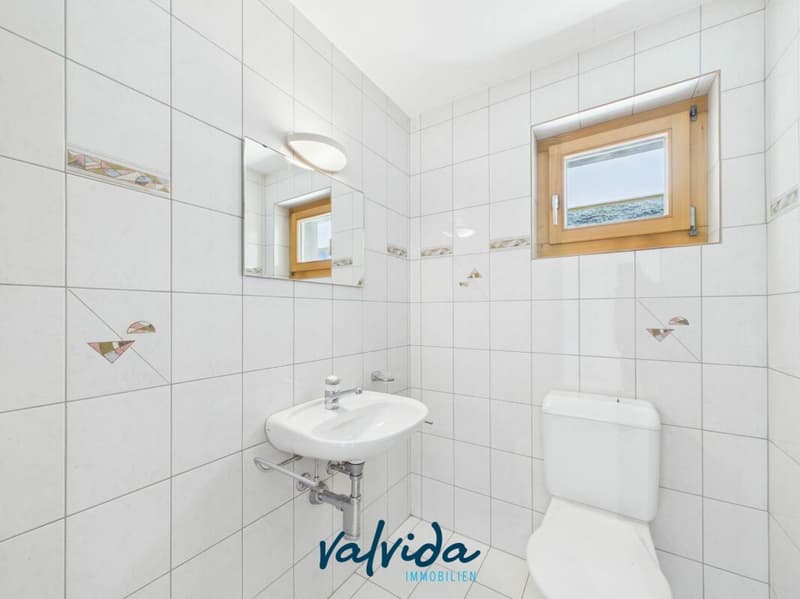 Family-friendly two-family house with development potential in Staldenried (22)
