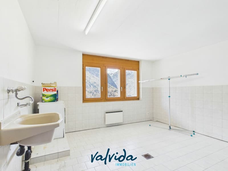 Family-friendly two-family house with development potential in Staldenried (21)
