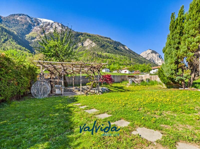 Wohn- & Geschäftshaus in Agarn mit 5.5-Zimmerwohnung, Ladenlokal & 1'100 m² Grundstück (11)