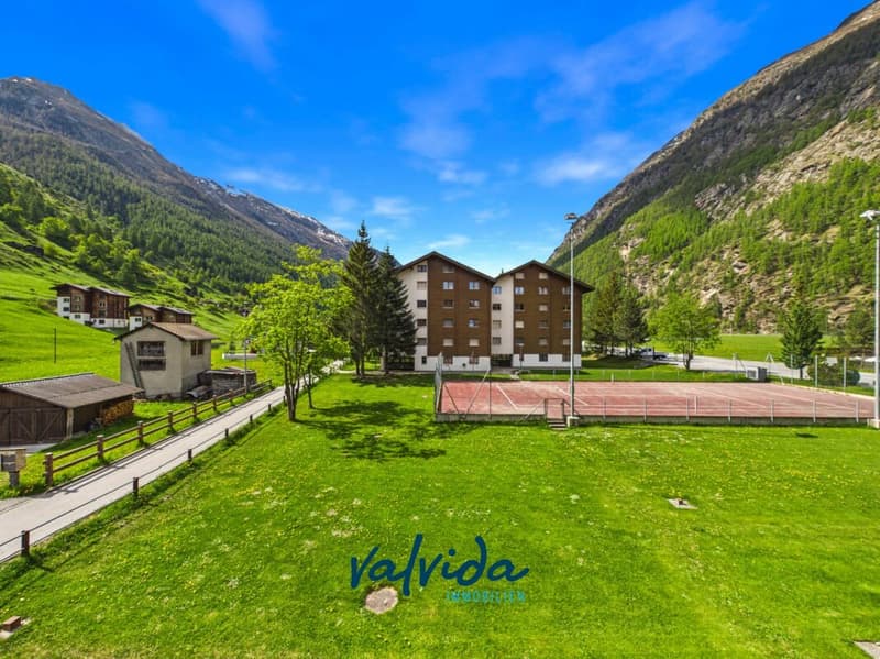 Attraktive Ferien- oder Wohnimmobilie in Täsch bei Zermatt mit Tiefgaragenparkplatz (9)