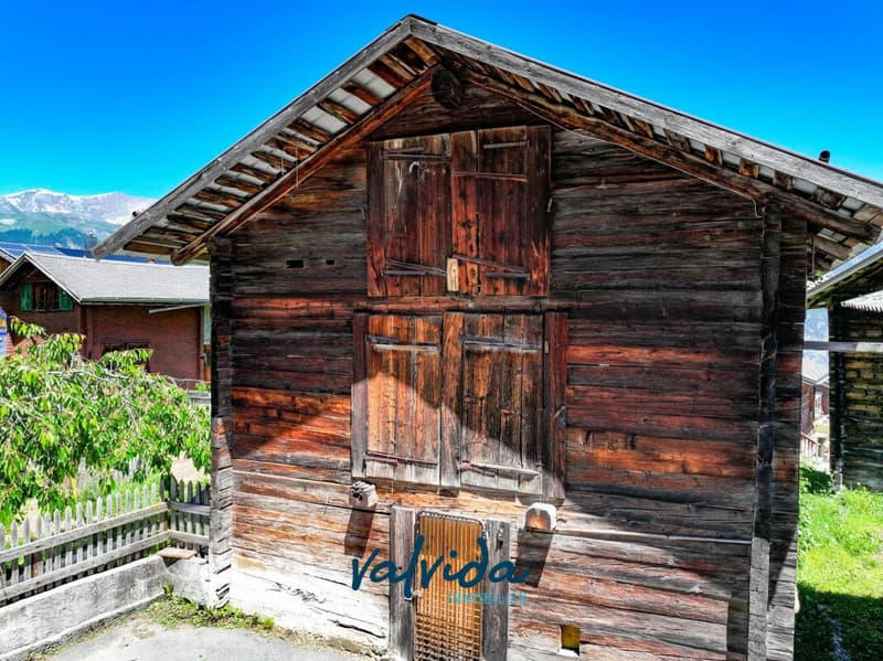 Authentischer Walliser Stadel mit hervorragender Bausubstanz - bereit für Ihre Ideen (3)