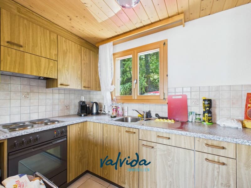 Charmantes, alleinstehendes Chalet mit viel Umschwung in Unterbäch (7)