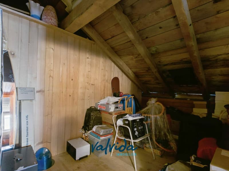 Grosszügige 3.5-Zimmer-Dachwohnung im Herzen von Unterbäch (8)