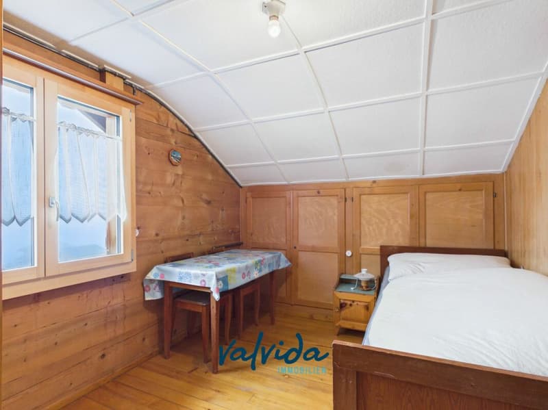 Grosszügige 3.5-Zimmer-Dachwohnung im Herzen von Unterbäch (7)