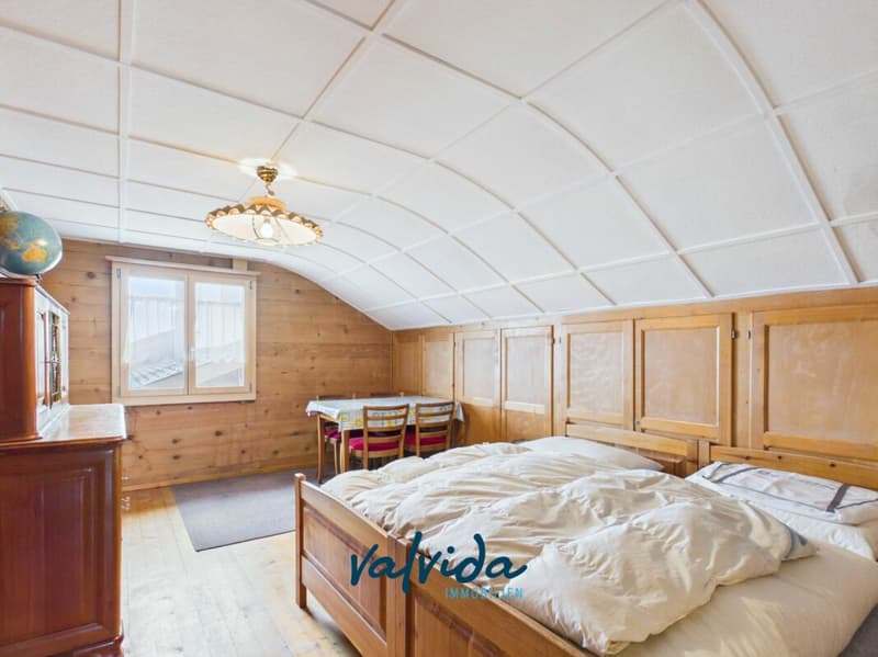 Grosszügige 3.5-Zimmer-Dachwohnung im Herzen von Unterbäch (5)
