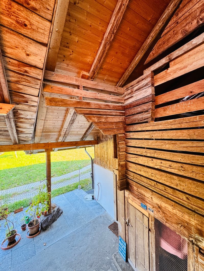 Ankommen, wohlfühlen – Haushälfte mit Baulandreserve in Hofstetten bei Brienz (6)