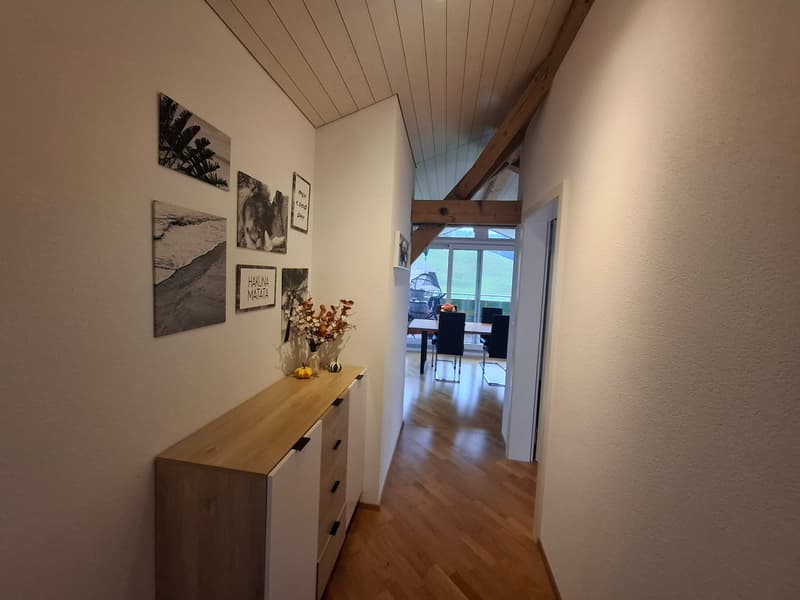 Charmante 2.5-Zimmer-Dachgeschosswohnung in Escholzmatt (4)