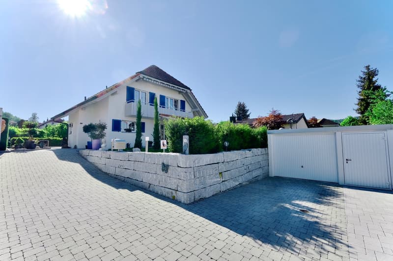 Ein charmantes, sehr gepflegtes Zuhause mit bezauberndem Garten sucht neuen Eigentümer. (7)