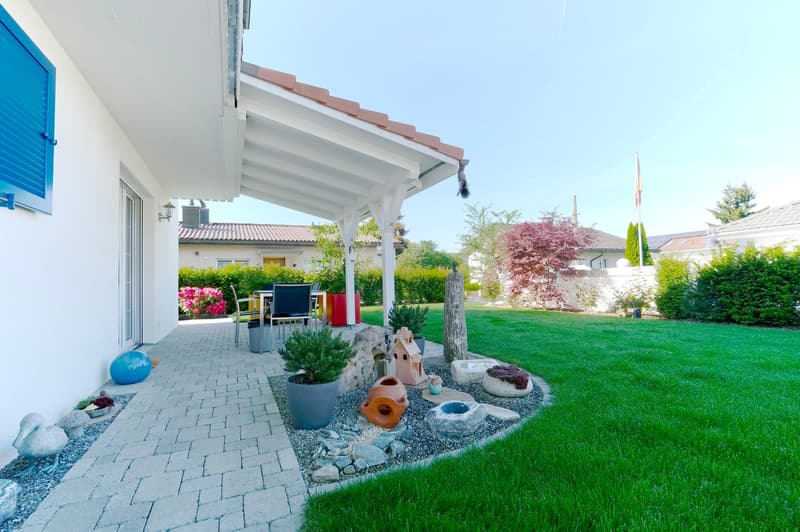 Ein charmantes, sehr gepflegtes Zuhause mit bezauberndem Garten sucht neuen Eigentümer. (2)