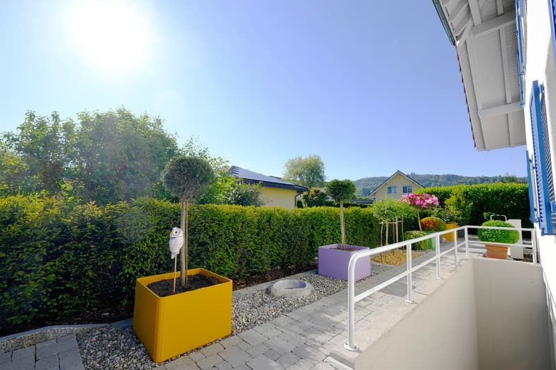 Ein charmantes, sehr gepflegtes Zuhause mit bezauberndem Garten sucht neuen Eigentümer. (3)