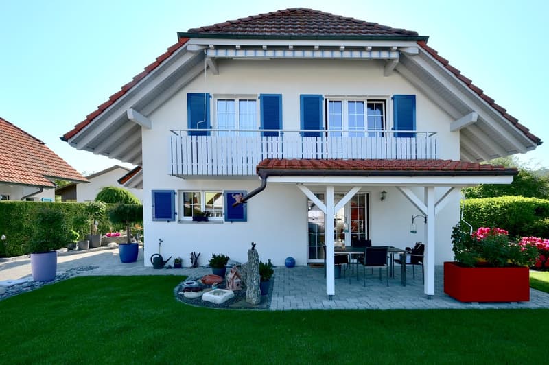 Ein charmantes, sehr gepflegtes Zuhause mit bezauberndem Garten sucht neuen Eigentümer. (1)