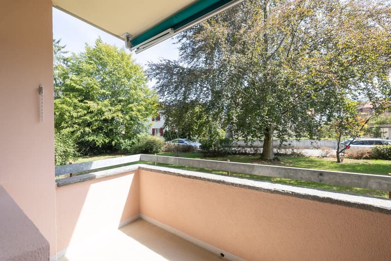 Erstbezug nach Kernsanierung: 2.5-Zimmerwohnung an ruhiger und zentraler Lage mit Aussenparkplatz (14)