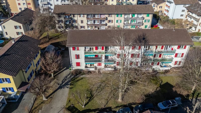 Erstbezug nach Kernsanierung: 2.5-Zimmerwohnung an ruhiger und zentraler Lage mit Aussenparkplatz (17)