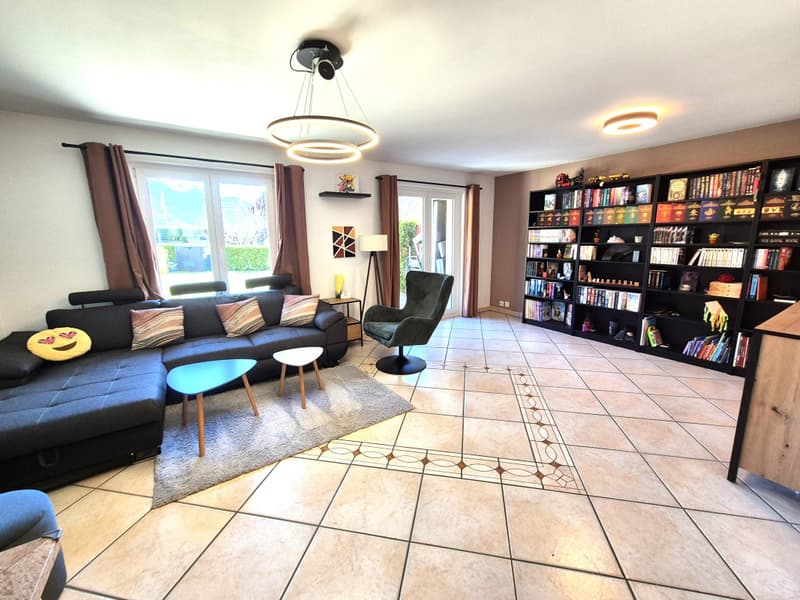 Superbe maison mitoyenne rénovée de 4,5 pièces avec terrasse, jardin et garage (9)