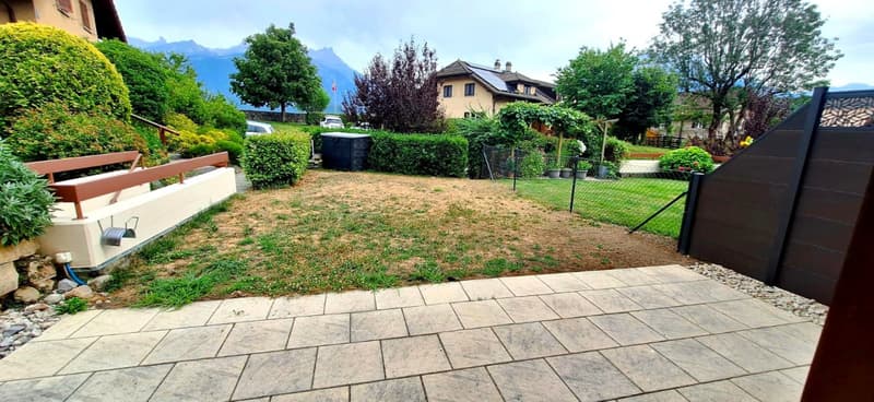Superbe maison mitoyenne rénovée de 4,5 pièces avec terrasse, jardin et garage (4)