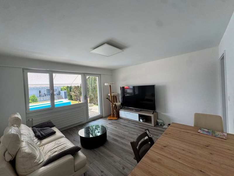 Helle und renovierte 3 Zimmer Gartenwohnung an ruhiger Lage in Uetendorf (3)