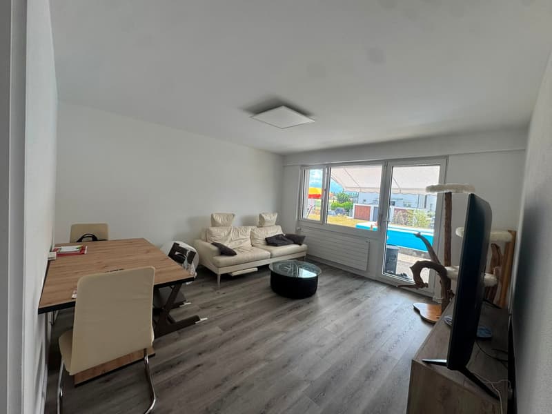 Helle und renovierte 3 Zimmer Gartenwohnung an ruhiger Lage in Uetendorf (2)