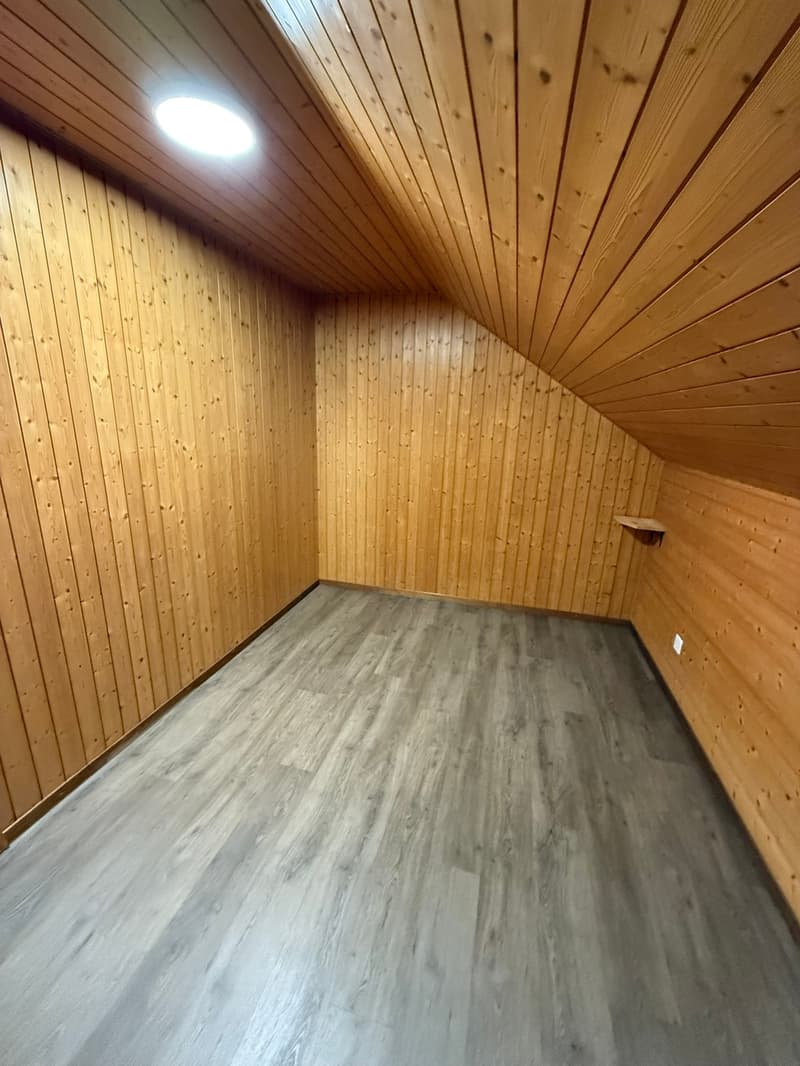 2.5 Dachwohnung in Uttigen nah am Bahnhof (8)