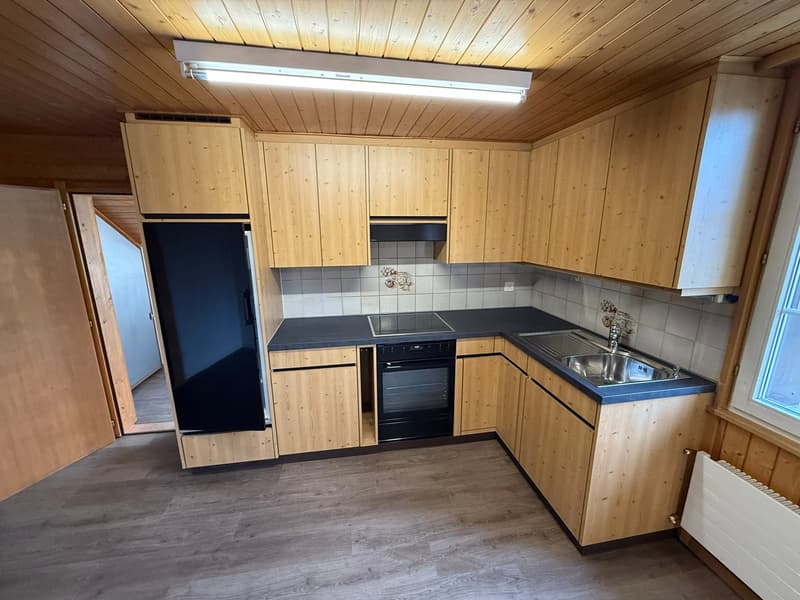 2.5 Dachwohnung in Uttigen nah am Bahnhof (2)