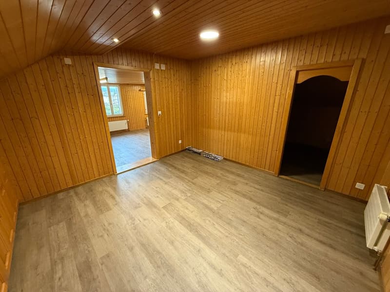 2.5 Dachwohnung in Uttigen nah am Bahnhof (7)