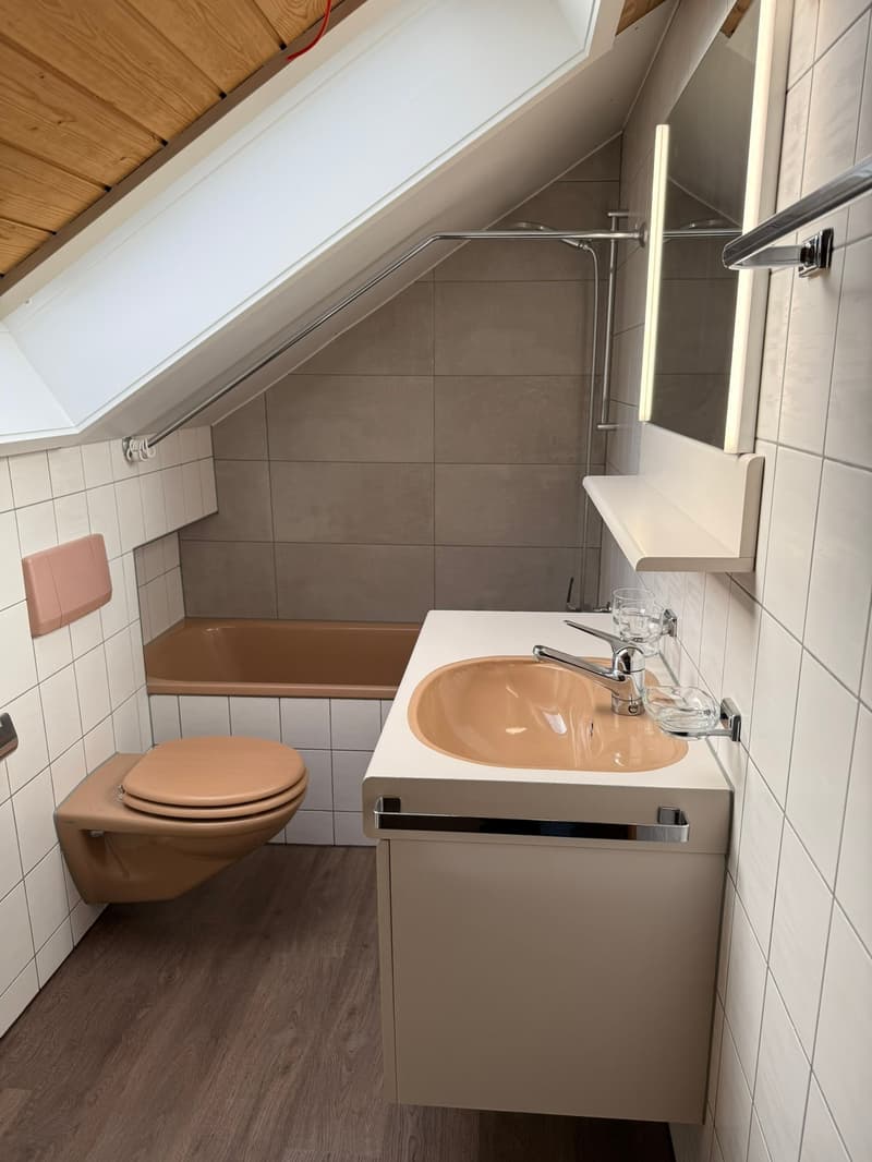 2.5 Dachwohnung in Uttigen nah am Bahnhof (5)
