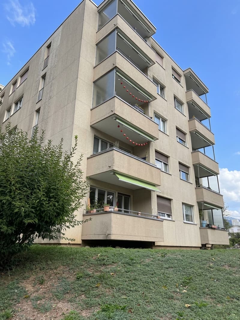 Komplett sanierte 2-Zimmerwohnung an zentraler Lage zu vermieten (1)