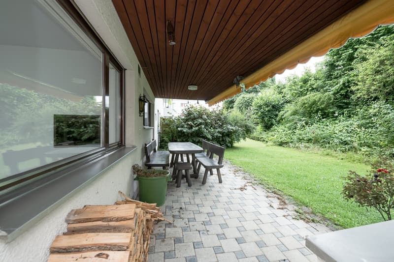 5 Zimmer-Erdgeschosswohnung mit Garten, Cheminée & gemeinschaftlicher Sauna (2)
