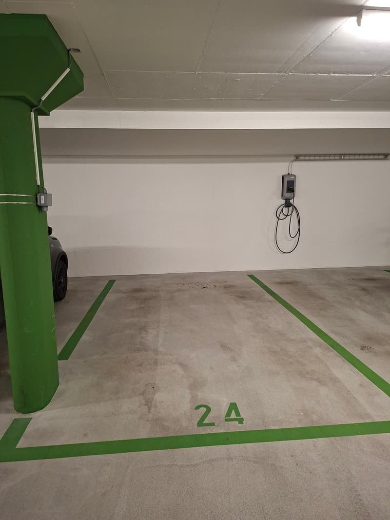 Tiefgaragenplatz zu vermieten (1)