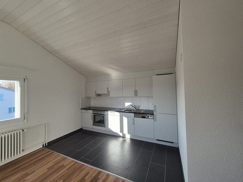 Charmante 2-Zimmer-Dachgeschosswohnung mit Balkon in Steinach (2)