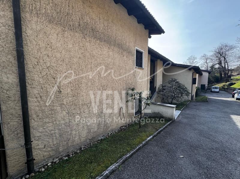 Habiter avec panorama : appartement 4.5 pièces avec vue sur le lac et piscine à Agno (18)