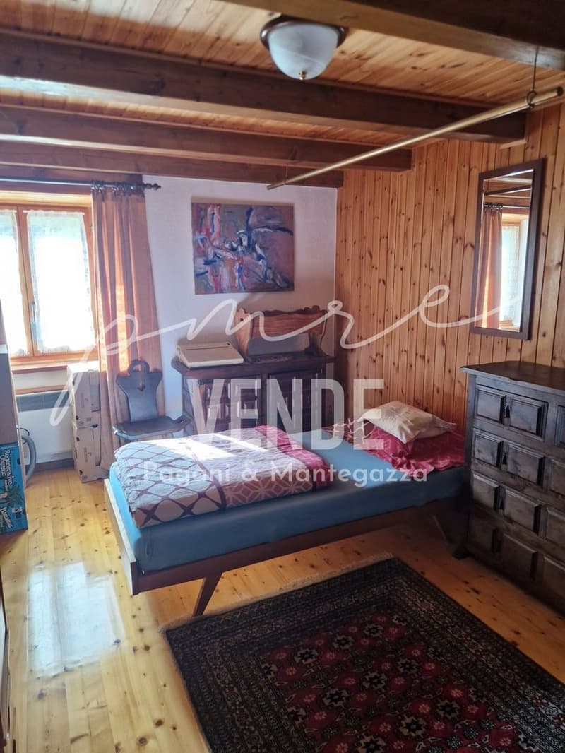 Charming 5.0 room apartment in a rustic two-family house with grotto and panoramic garden (14)