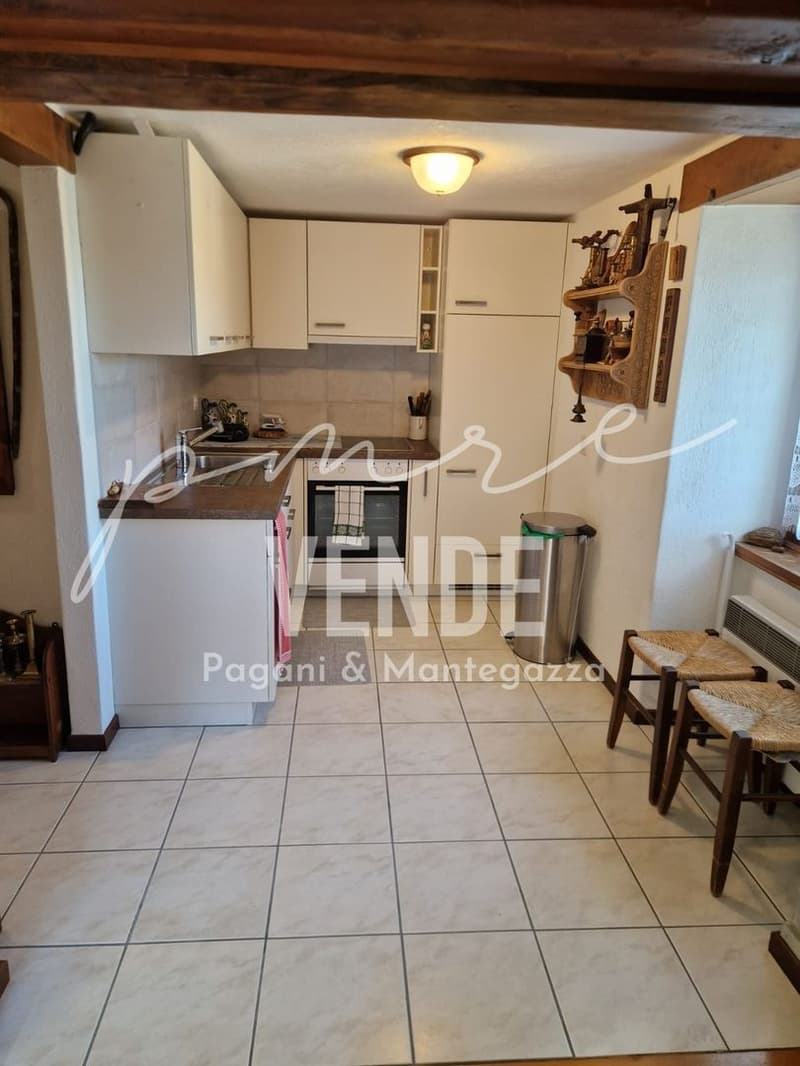 Charming 5.0 room apartment in a rustic two-family house with grotto and panoramic garden (11)