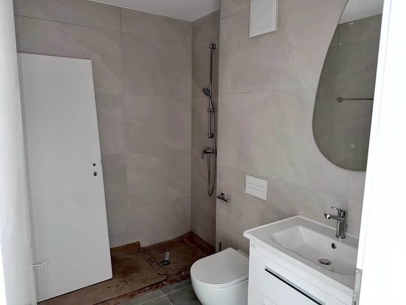 Aproz (Sion) 4.5 pièces neuf au dernier étage avec grand balcon (9)