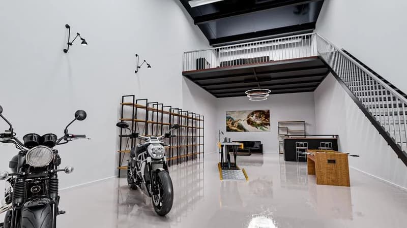 A louer immédiatement, 10 boxes modulables avec mezzanine (5)