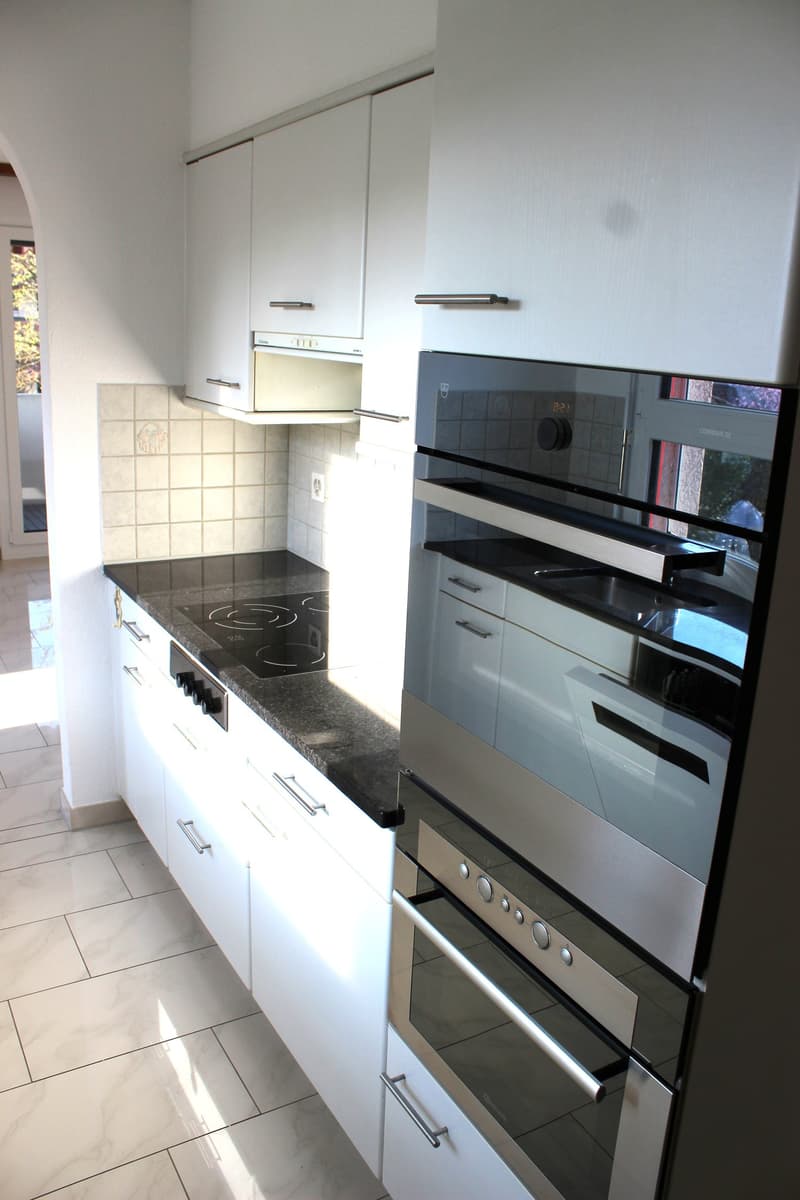 Sehr attraktive und erst renovierte 4,5-Zimmer-Eigentumswohnung mit Balkon inkl. PP AEH (12)
