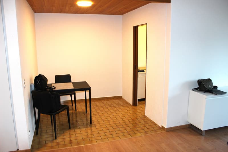 preiswerte 3,5-Zimmer-Wohnung inbegriffen Parkplatz in Einstellhalle (5)